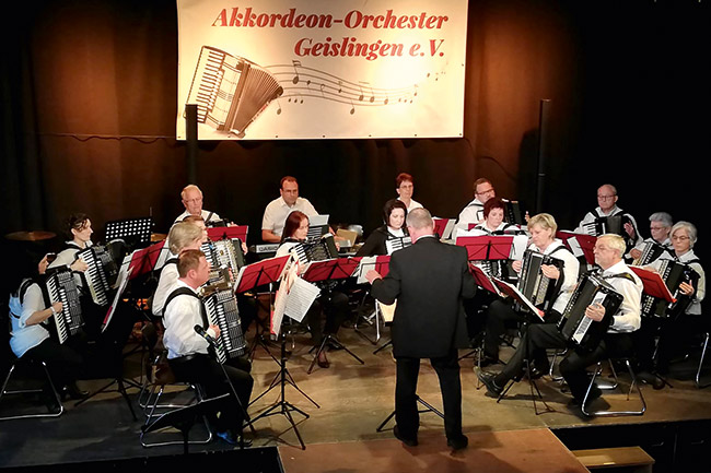 Rätsche . Akkordeon-Orchester Geislingen & Gäste