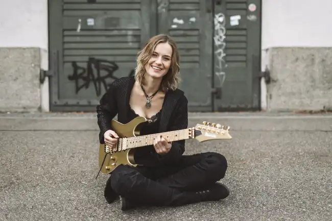 Yasi Hofer Trio