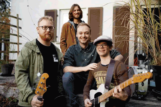 Grandma's Bedroom Experience; Travelin‘ Man; Jamhed